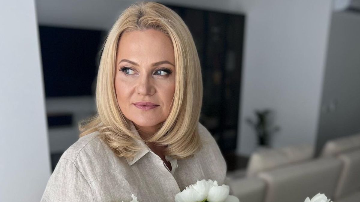 За хмарами Наталія Бучинська – як нова пісня стала трендом тіктоку За хмарами Наталія Бучинська – як нова пісня стала трендом тіктоку