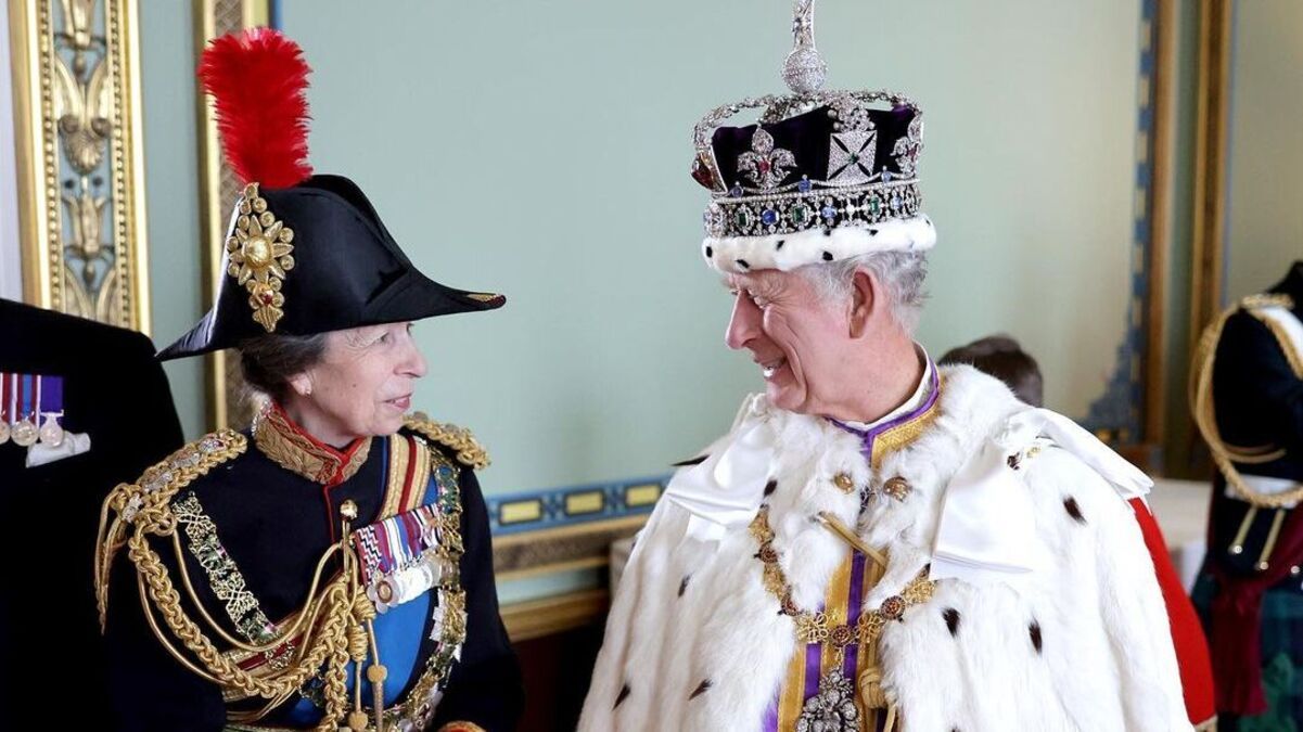 Принцеса Анна та король Чарльз ІІІ Принцеса Анна та король Чарльз ІІІ