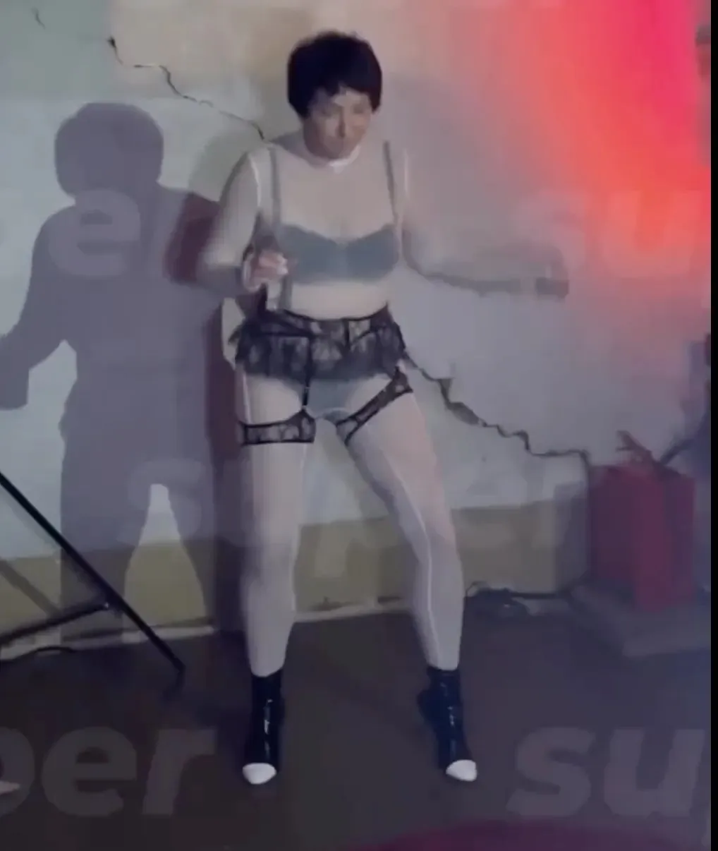 лолитки без трусов Лолите Милявской отменяют концерты из-за участия в голой вечеринке - Show