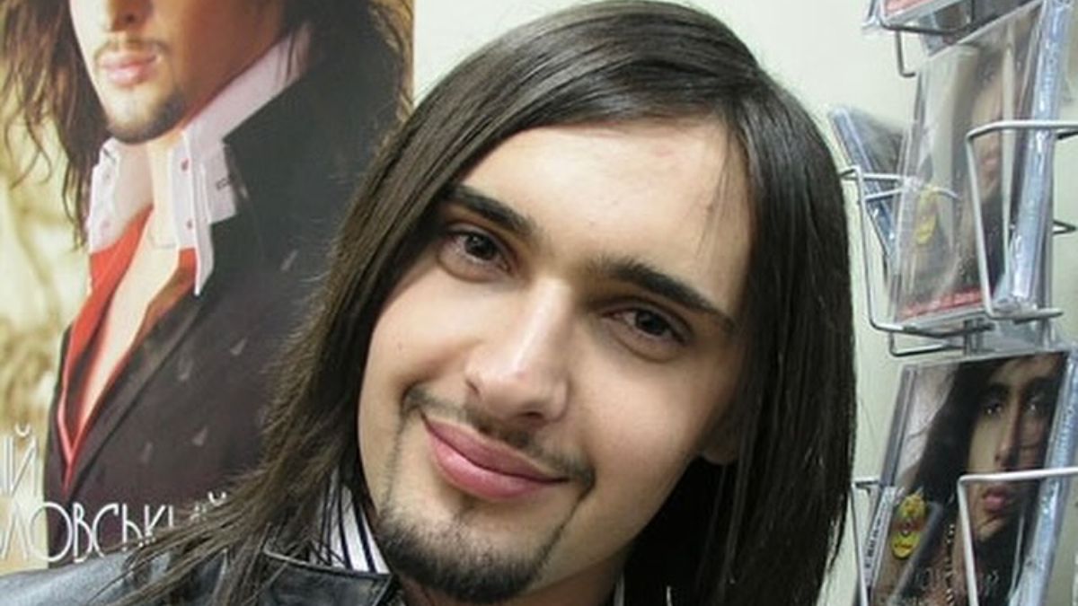 Детальнее о том, как он выглядел 20 лет назад смотрите на Show. Детальнее о том, как он выглядел 20 лет назад смотрите на Show.