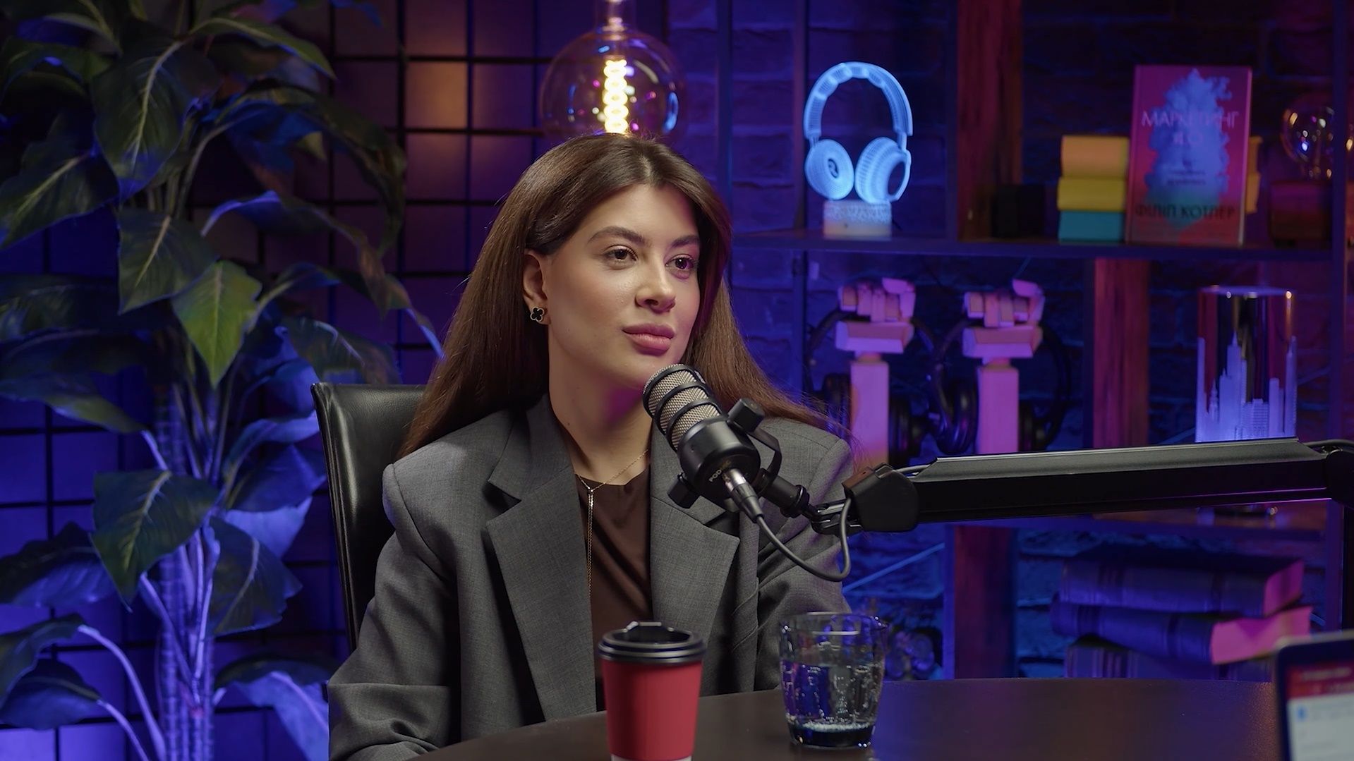 Раміна Есхакзай Раміна Есхакзай