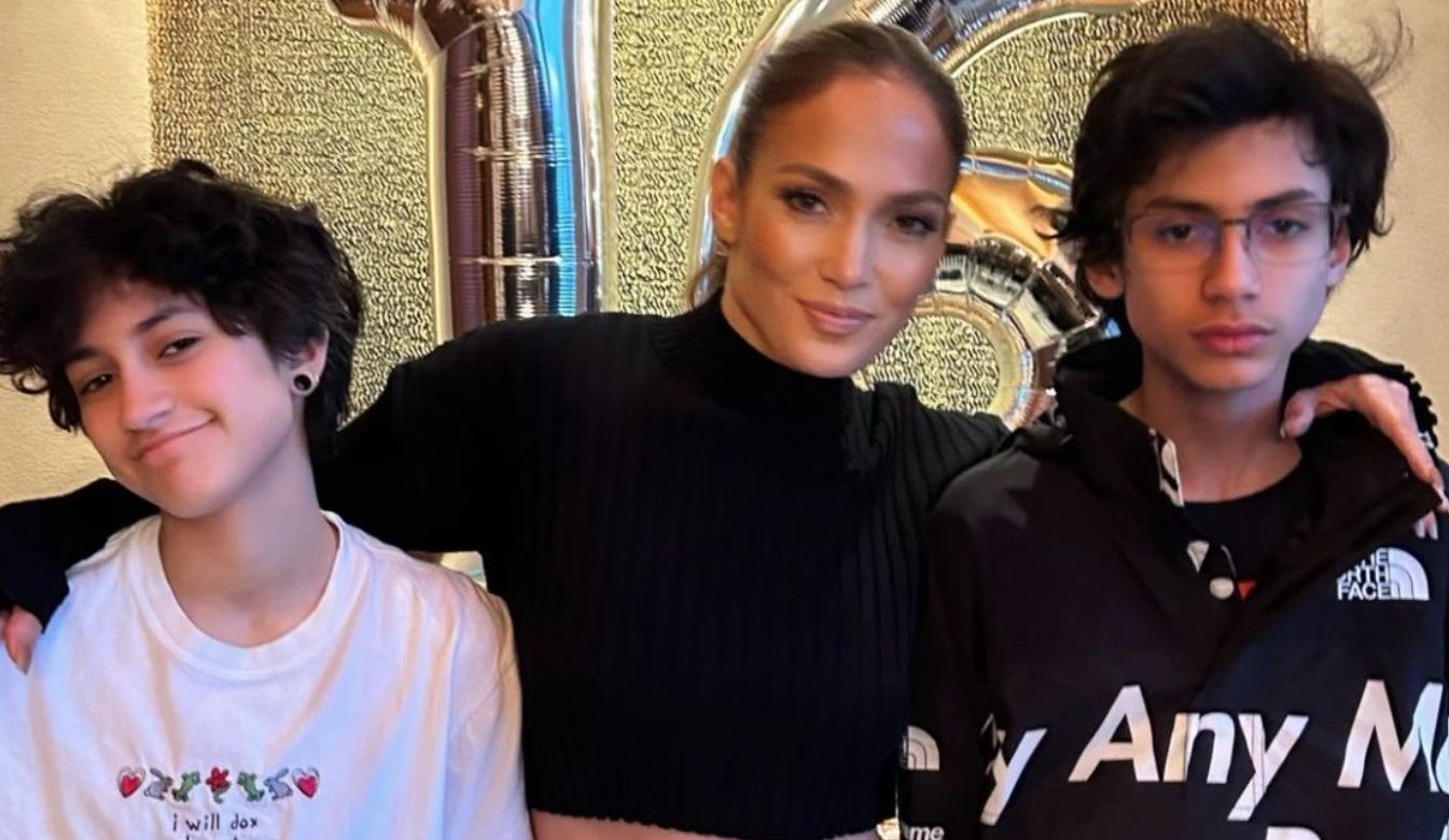 Дженніфер Лопес з дітьми Дженніфер Лопес з дітьми