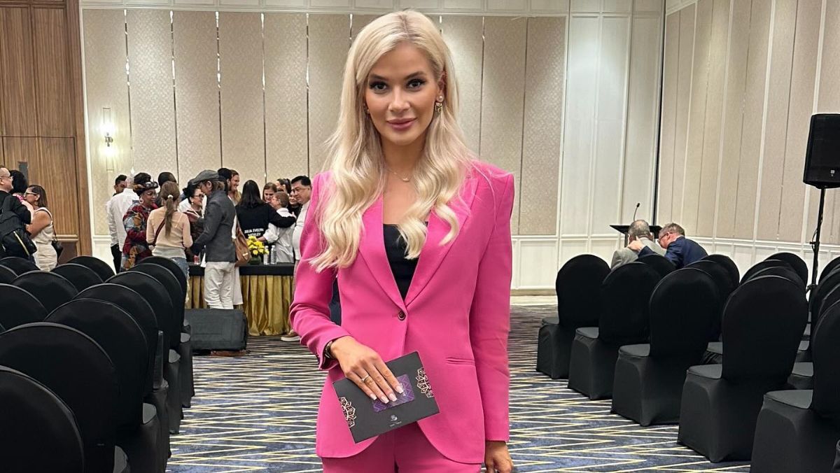 Голова конкурсу "Міс Україна" Вероніка Щипцова Голова конкурсу "Міс Україна" Вероніка Щипцова