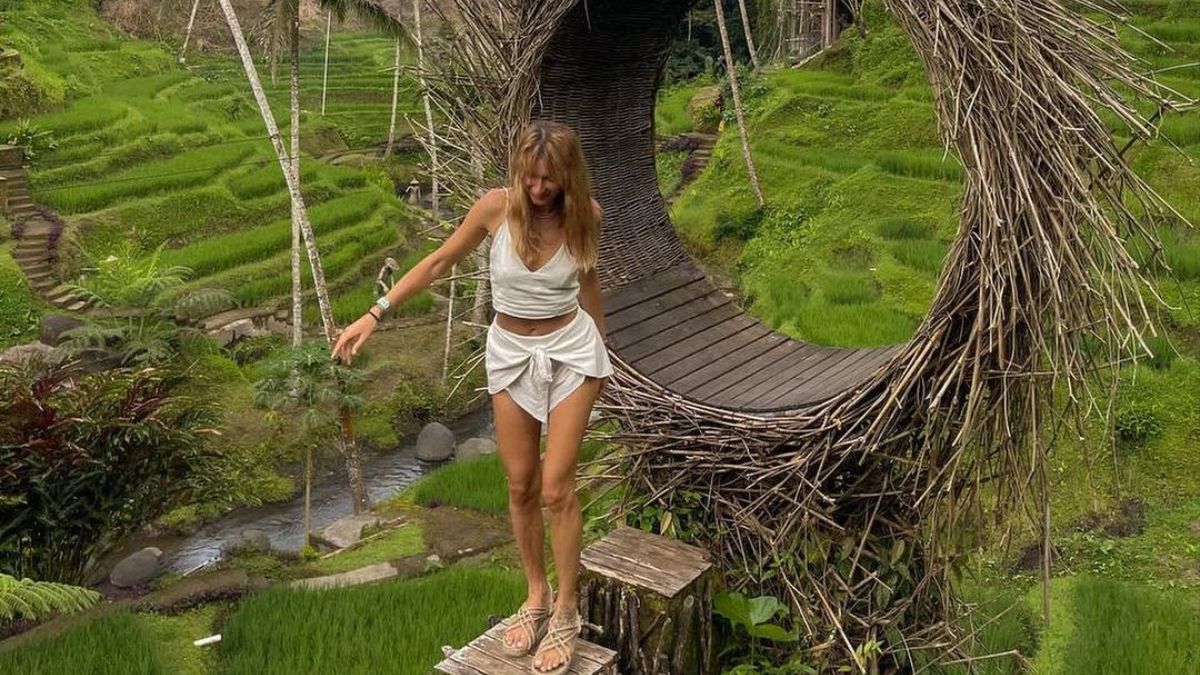 TAYANNA имеет землю на Бали - или построила уже дом TAYANNA имеет землю на Бали - или построила уже дом