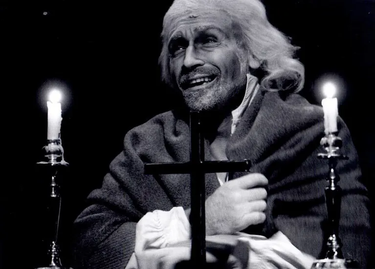 Актор Олег Винник у театрі Німеччини. Фото: instagram.com/olegg._.vynnyk/