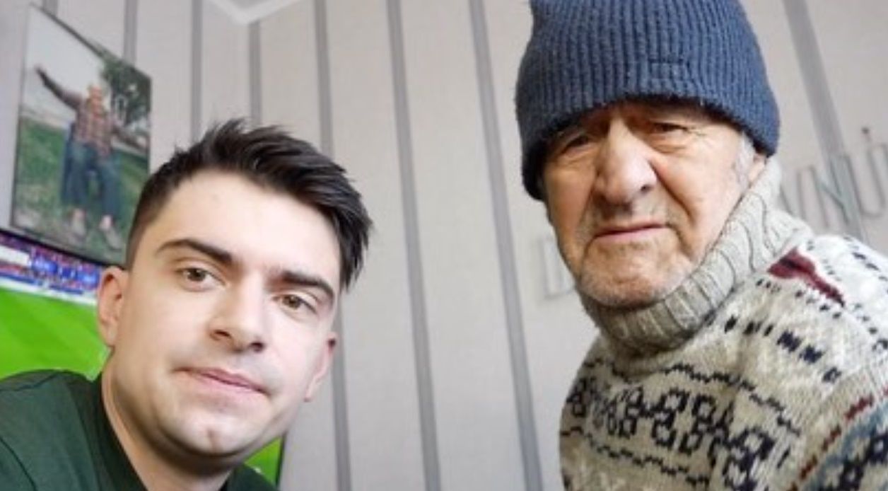 Онук Сашко та дід Толя Онук Сашко та дід Толя