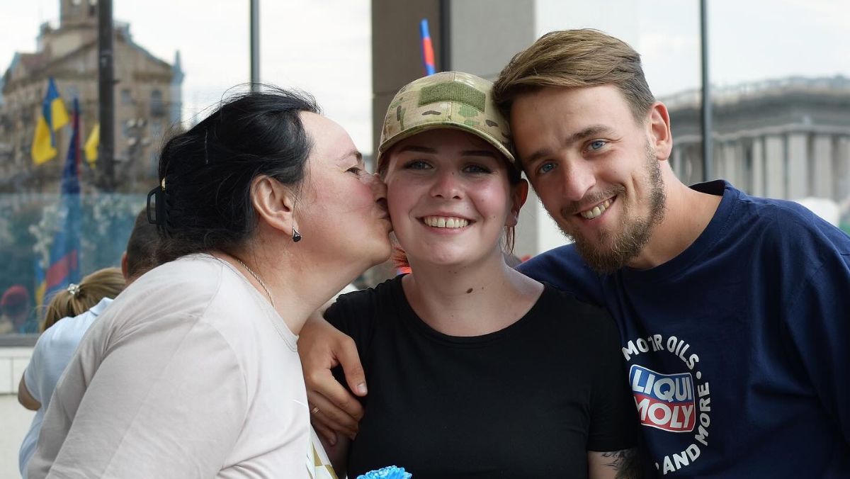 Катерина Поліщук "Пташка" з родиною Катерина Поліщук "Пташка" з родиною