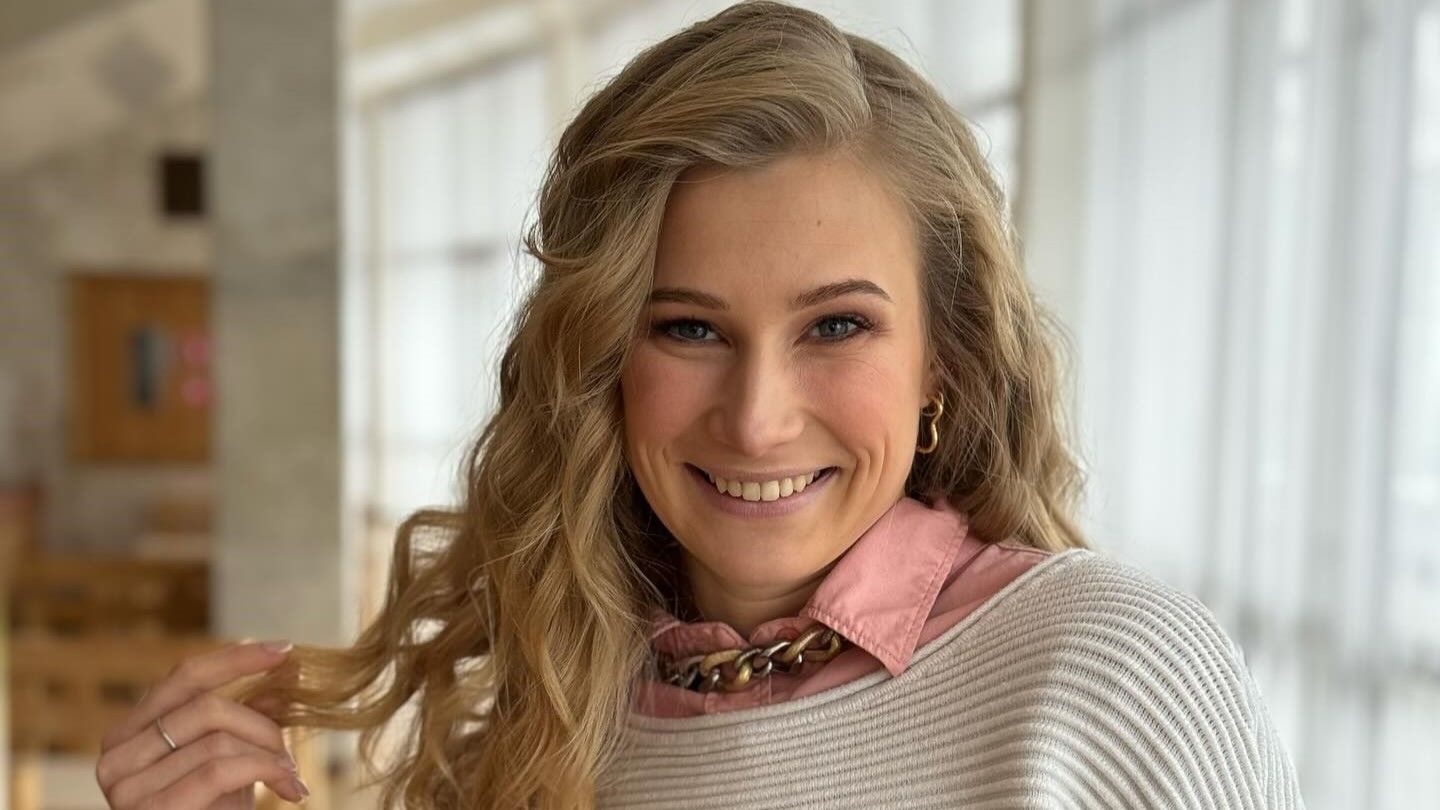 Катя Нікітіна Катя Нікітіна