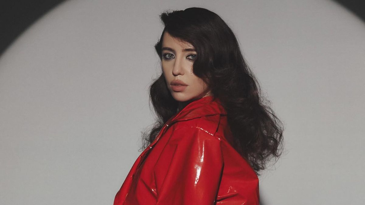 Надя Дорофеева празднует день рождения Надя Дорофеева празднует день рождения