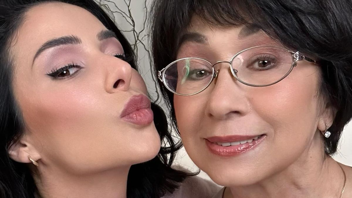 Злата Огневич с мамой Галиной Злата Огневич с мамой Галиной