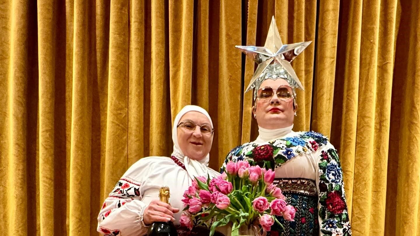 Верка Сердючка с "мамой" Верка Сердючка с "мамой"