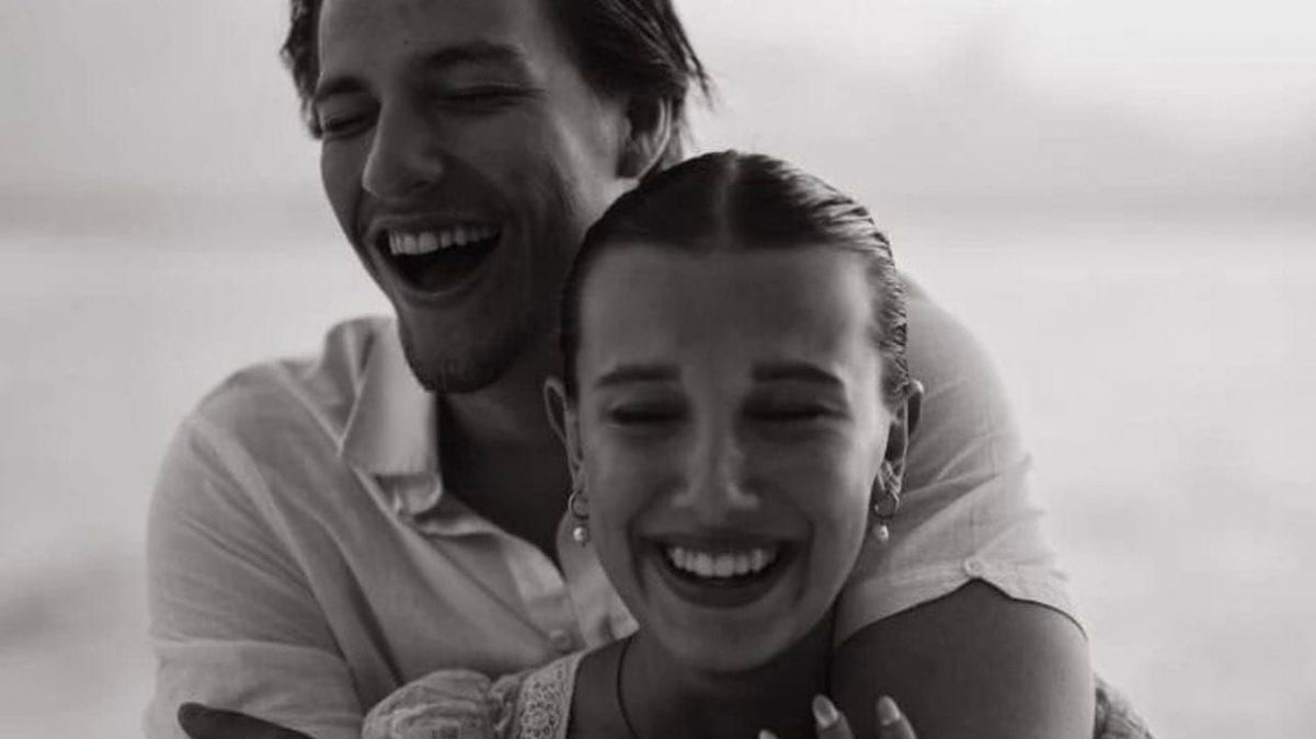 Милли Бобби Браун с возлюбленным Милли Бобби Браун с возлюбленным