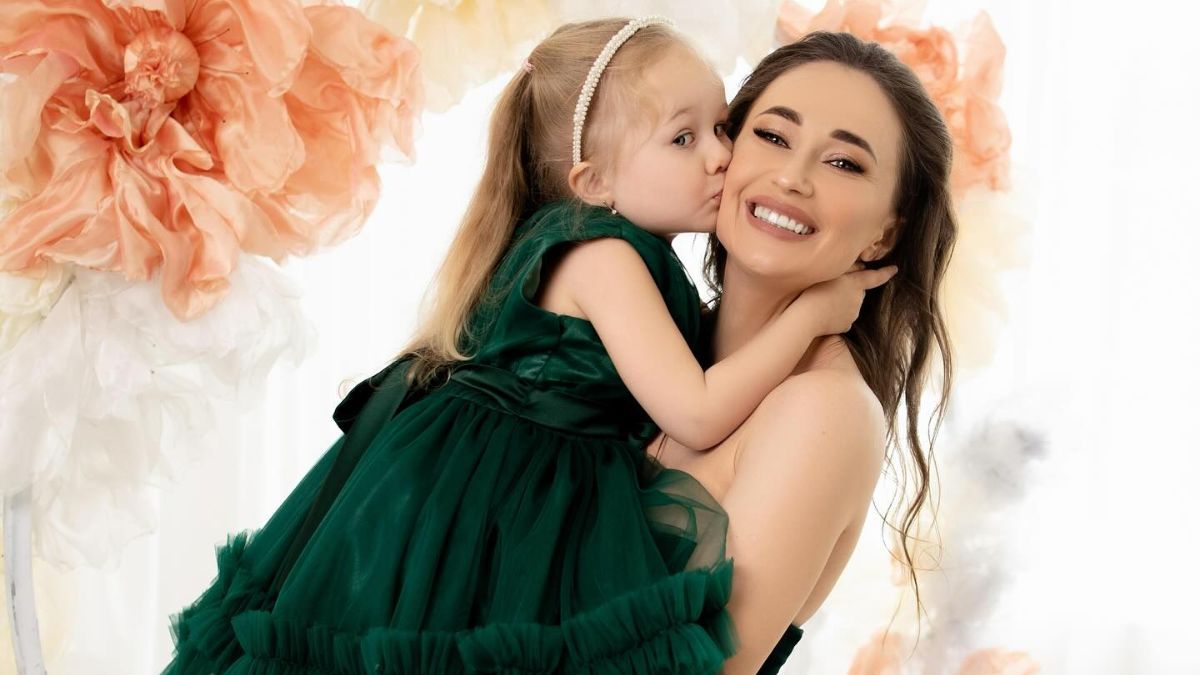 Юлія Леус з донькою Аделіною Юлія Леус з донькою Аделіною