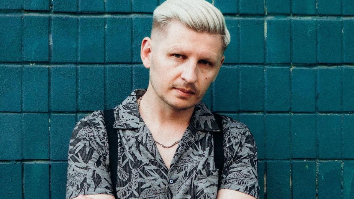 Лідер відомого гурту "Фіолет" вступив у ЗСУ: фото артиста у військовій формі - Show Лідер відомого гурту "Фіолет" вступив у ЗСУ: фото артиста у військовій формі - Show