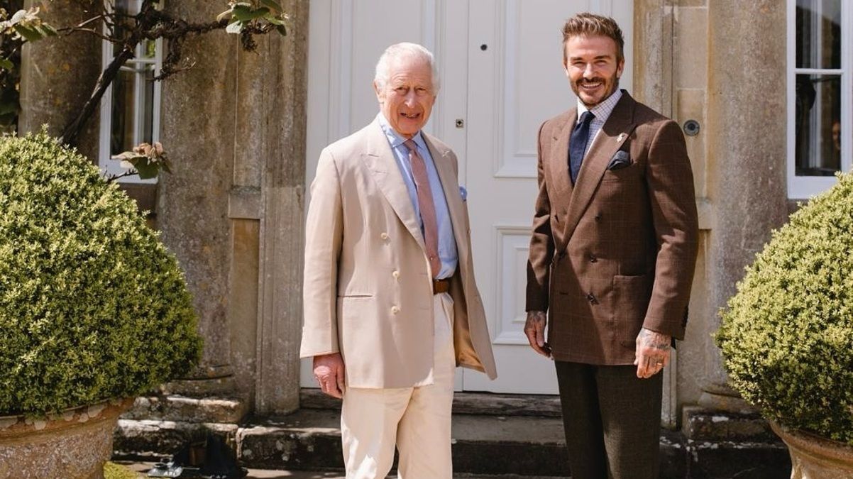 Чарльз III и Дэвид Бекхэм Чарльз III и Дэвид Бекхэм