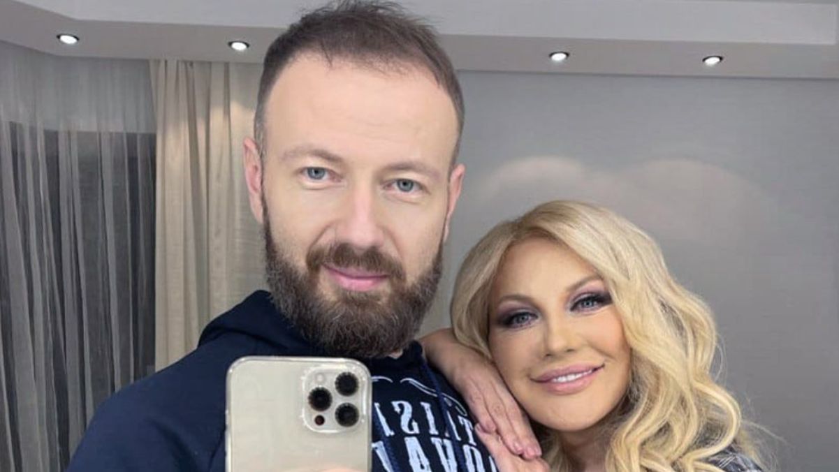 Таїсія Повалія з сином Денисом Таїсія Повалія з сином Денисом