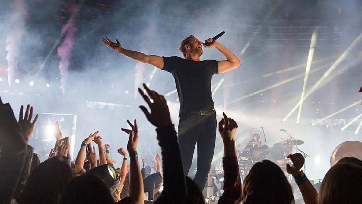 Лидер группы Imagine Dragons на концерте выразил поддержку Украине - видео - Show