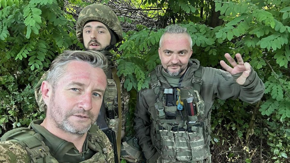 Сергей Жадан с побратимами Сергей Жадан с побратимами