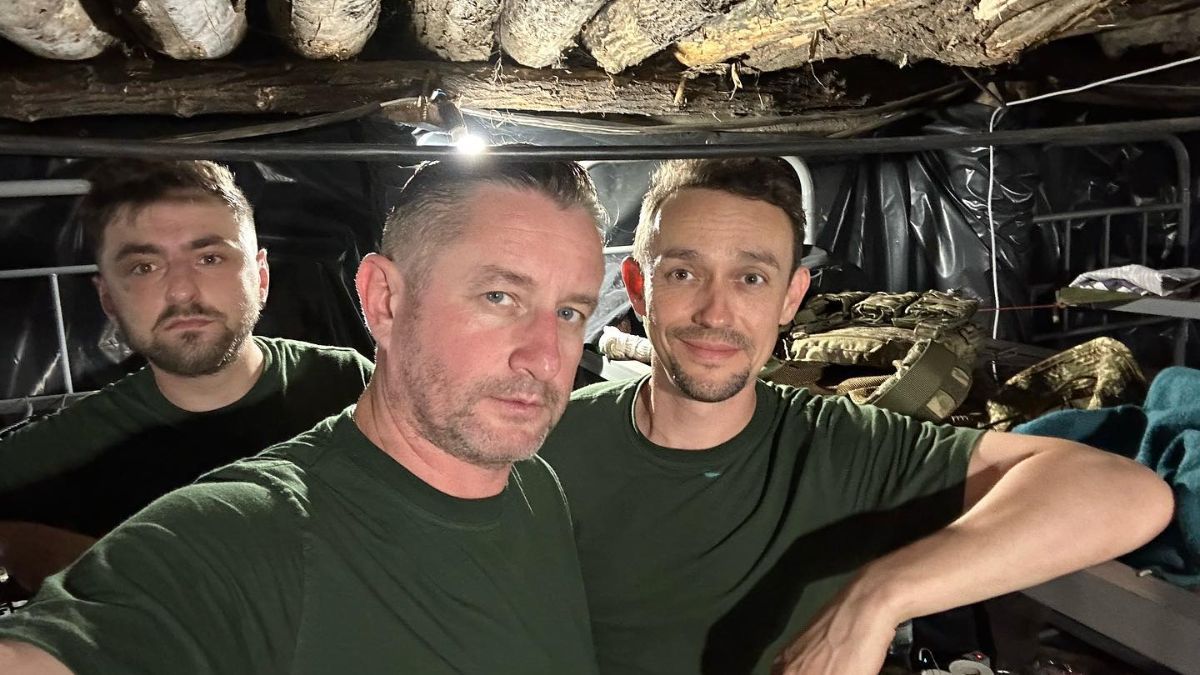 Сергій Жадан з побратимами Сергій Жадан з побратимами