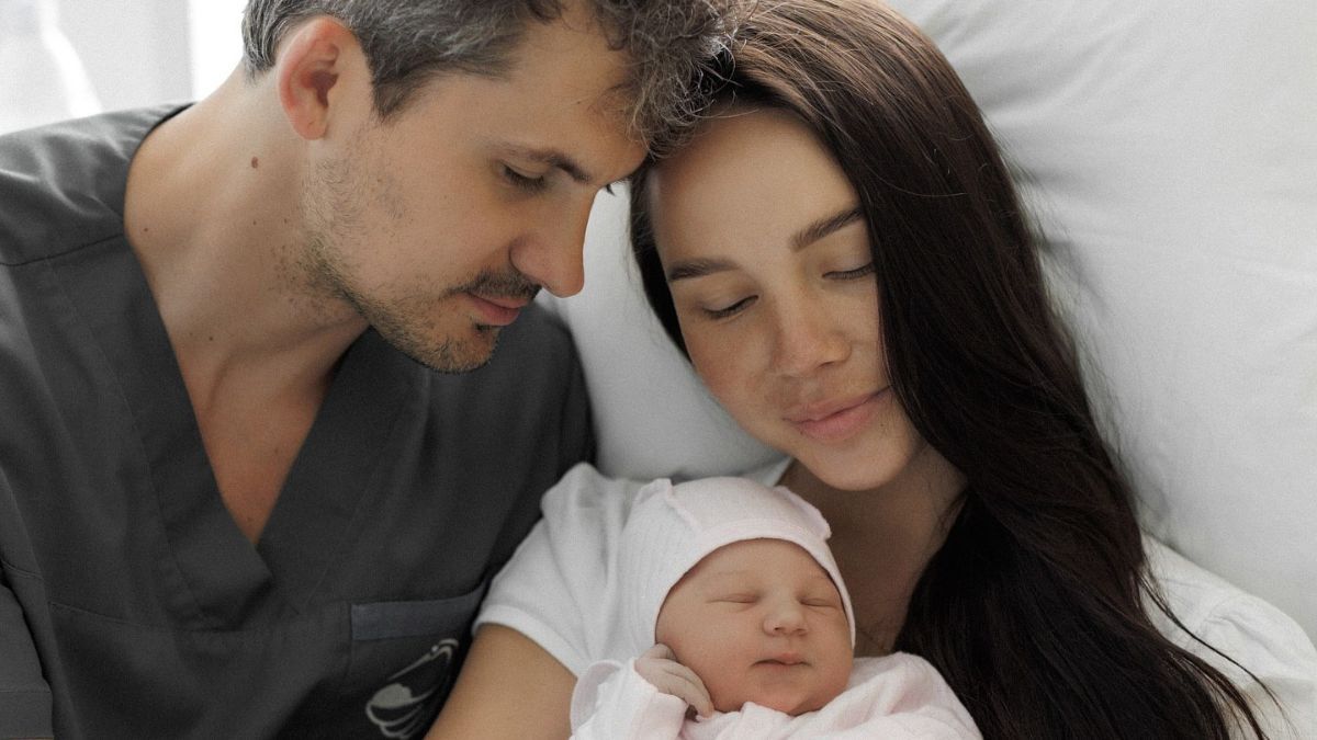 Евгений Кот и Наталья Татаринцева с дочкой Евгений Кот и Наталья Татаринцева с дочкой