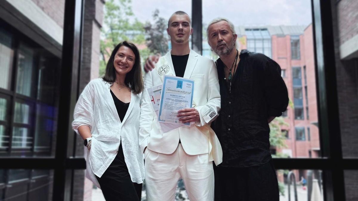 Подружжя Бабкіних з сином Подружжя Бабкіних з сином