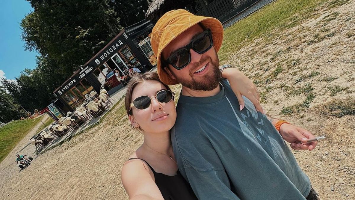 Фронтмен БЕЗ ОБМЕЖЕНЬ провел отпуск в Буковеле с новой возлюбленной: романтические фото пары - Show Фронтмен БЕЗ ОБМЕЖЕНЬ провел отпуск в Буковеле с новой возлюбленной: романтические фото пары - Show