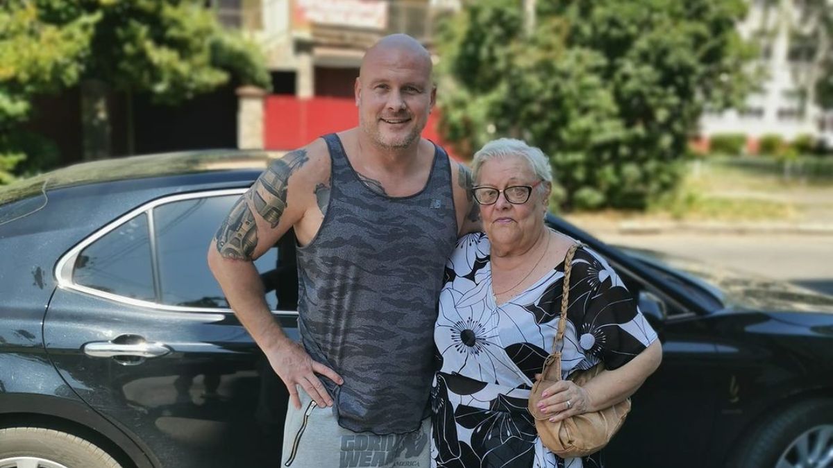 В'ячеслав Узелков з мамою В'ячеслав Узелков з мамою