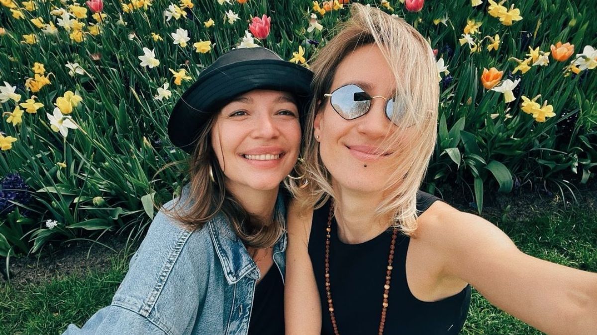 Зоя Мозговая со своей девушкой Зоя Мозговая со своей девушкой